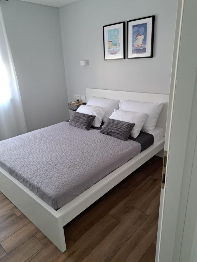B & R Summer Breeze Apartments Нин Екстериор снимка