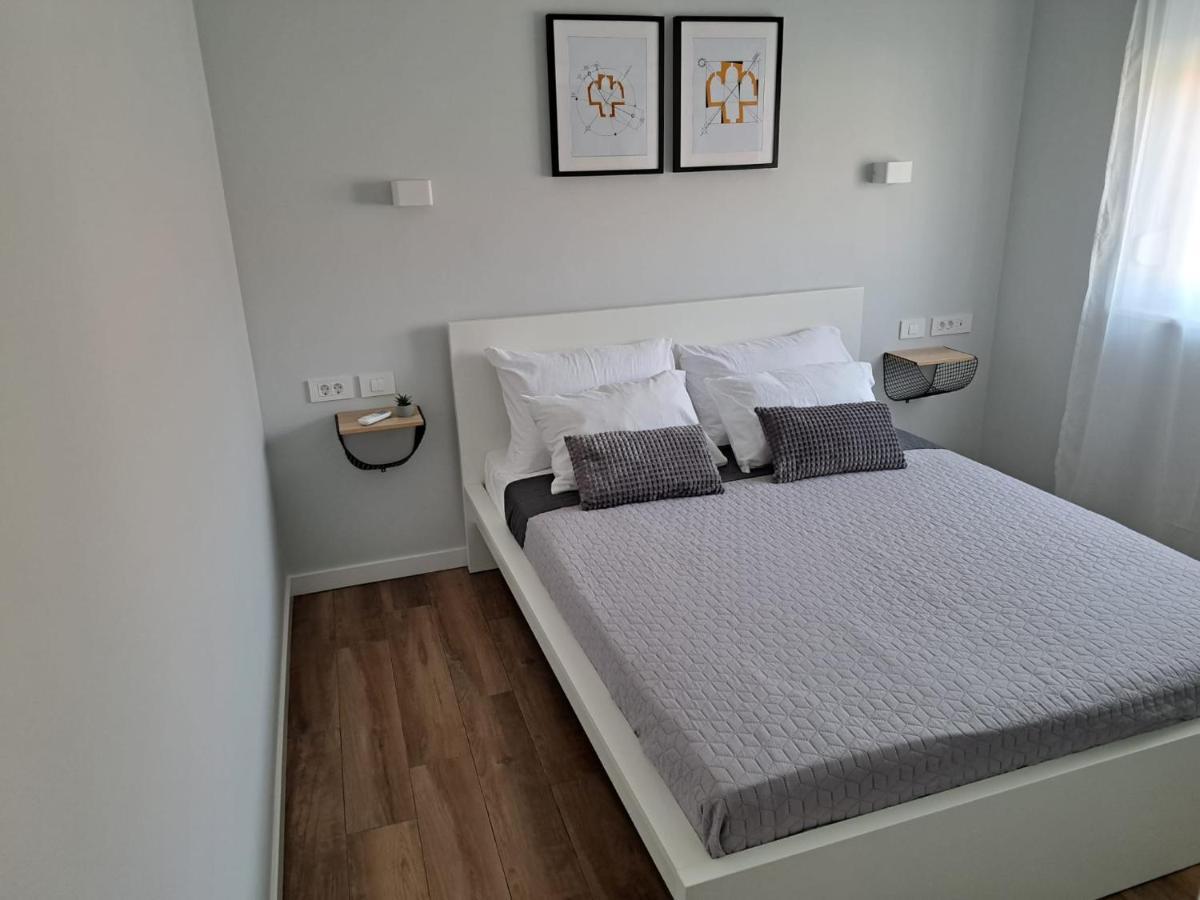 B & R Summer Breeze Apartments Нин Екстериор снимка