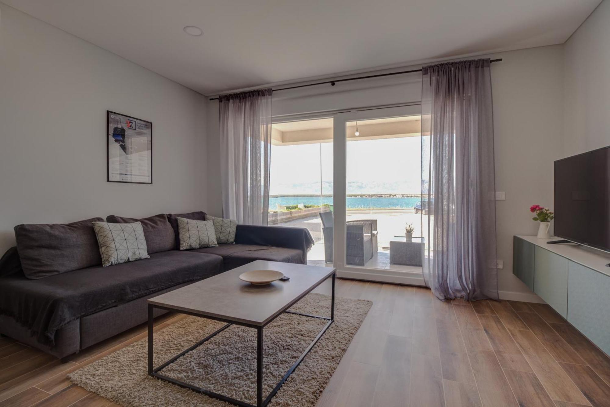 B & R Summer Breeze Apartments Нин Екстериор снимка